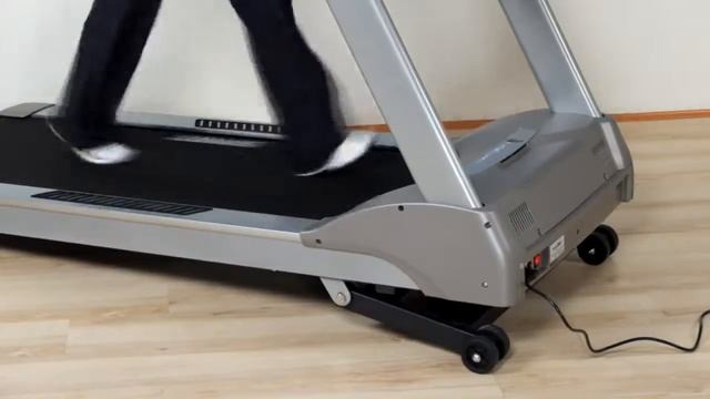 Беговая дорожка SPIRIT XT685 смотреть онлайн