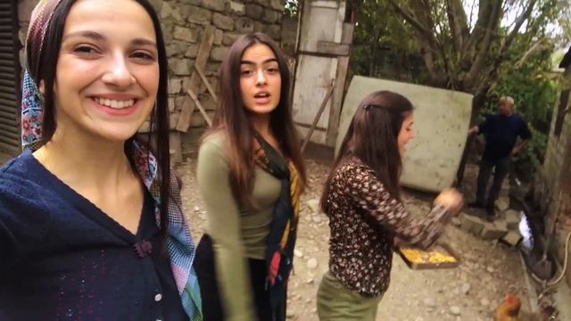 Trio Mandili - Tsangala da gogona смотреть онлайн