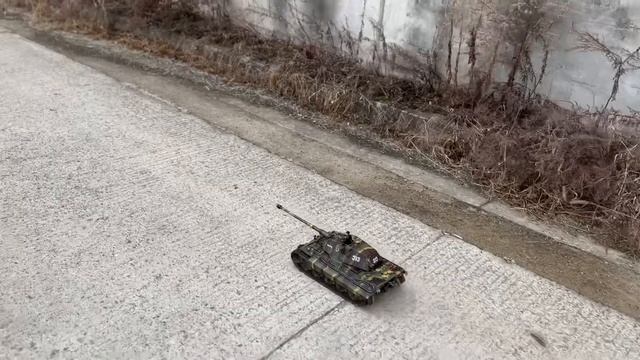 Tamiya 1/16 RC Tank King Tiger with Porsche turret смотреть онлайн