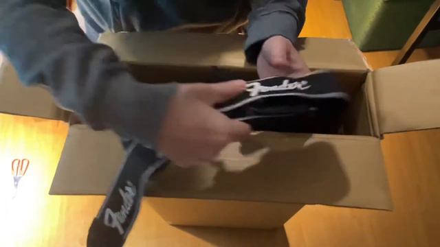 Unboxing Fender Aerodyne II смотреть онлайн