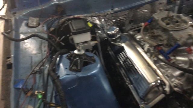 XE Falcon Police Project 351 Cleveland V8 engine install смотреть онлайн