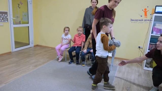 Игровая деятельность. Урок 22. Игры "Кошка и мыши" и "Волк и зайцы" смотреть онлайн