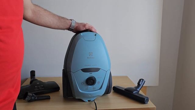 Vysávač Electrolux Pure D8.2 Silence - Electrolux Pure D8.2 Silence vacuum cleaner смотреть онлайн