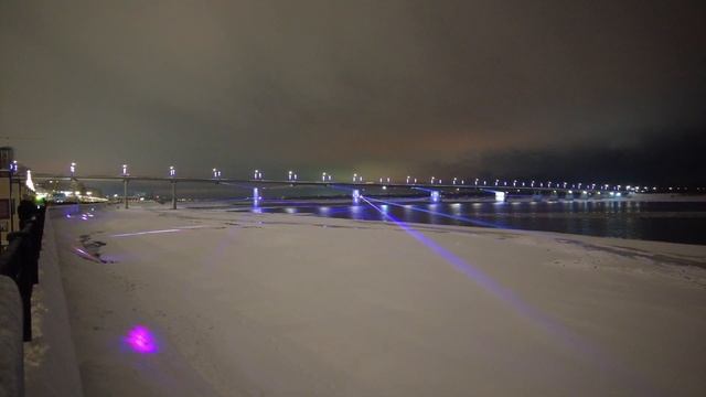 Завораживающая цветомузыка коммунального моста Перми смотреть онлайн