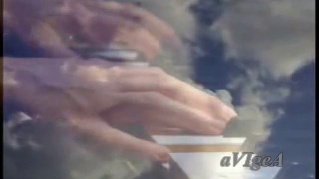 Демис Русос - Кадифени утрини смотреть онлайн