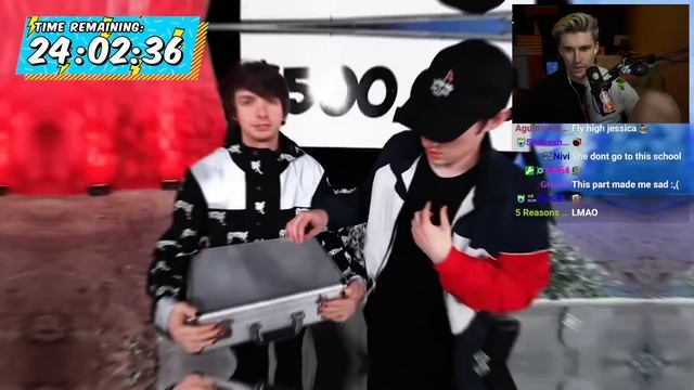 Ludwig Reacts To 100 Kids Vs 100 Adults For $500,000 By MrBeast смотреть онлайн