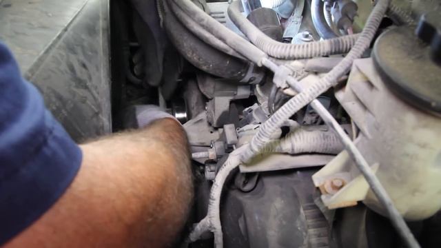How to Install a Water Pump: 2002-97 Ford F-150 4.6L, 5.4L V8 WP-9097 AW4122 смотреть онлайн