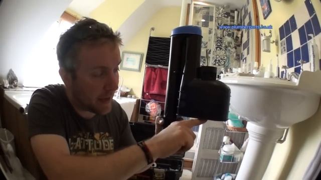 How to Change a Toilet Flush or Syphon Unit - Plumbing Tips смотреть онлайн