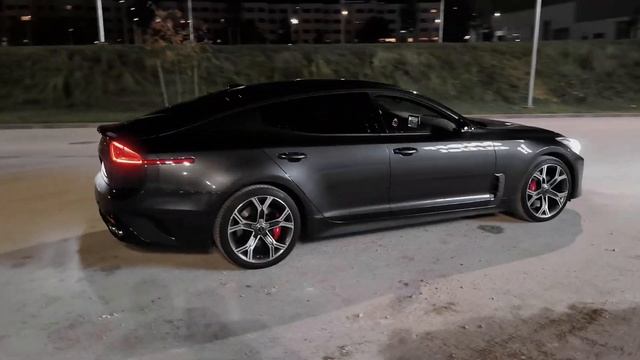 KIA Stinger quick walk around of this beautiful machine. смотреть онлайн