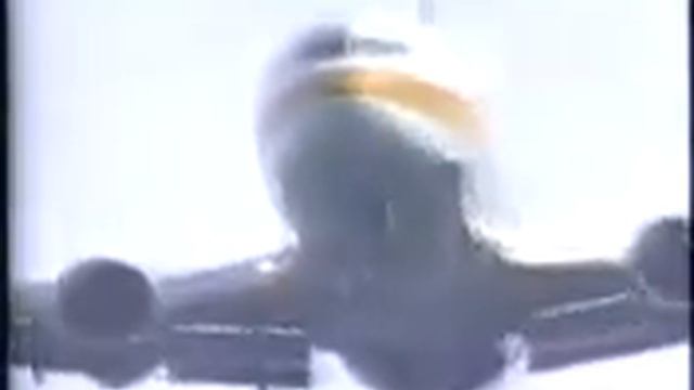 B-737 посадка без одного шасси смотреть онлайн
