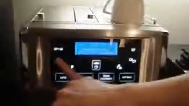 Máy pha cà phê Delonghi Full Automatic Espresso ESAM6700 YouTube 360p] смотреть онлайн