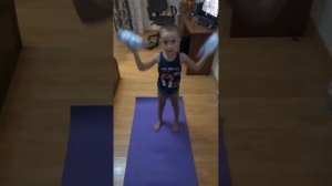 Как накачать руки/мышцы в домашних условиях)) Лучшие упражнения ??!На спорте! Артём 4 годика❤️???️