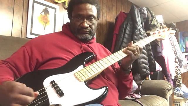 Fender American Geddy Lee Jazz Bass with Fodera 2000 Preamp with midrange engaged and a pick. смотреть онлайн