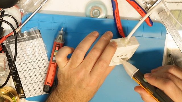 UNI- T AC Detector vs Fluke смотреть онлайн