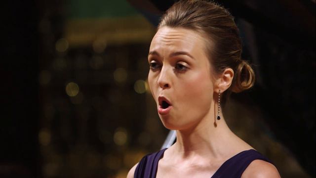 Sophie Macrae - Fear No More The Heat O' The Sun (Roger Quilter) смотреть онлайн