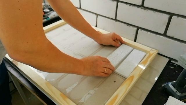 Самодельная форма из герметика для плитки из гипса. Своими руками форма для гипса. смотреть онлайн