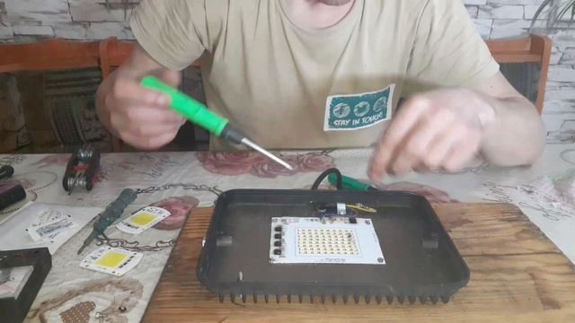 Ремонт led прожектора.repair of a lighting device. смотреть онлайн