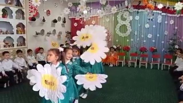 Танец для девочек "Ромашка" смотреть онлайн
