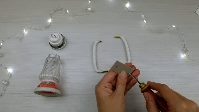 Маленькая керосиновая лампа на елку / Новогодняя елочная игрушка своими руками DIY