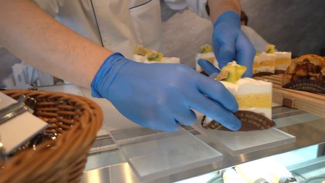 夢のケーキ屋をオープンした３０代女性店長が作るスイーツが衝撃的すぎた（人気スイーツ店まとめ） смотреть онлайн