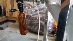 Розлив пива с ферментера через пеногаситель