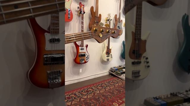 #J4S-2175 Olinto 4-String Select Jazz Bass - Burst смотреть онлайн