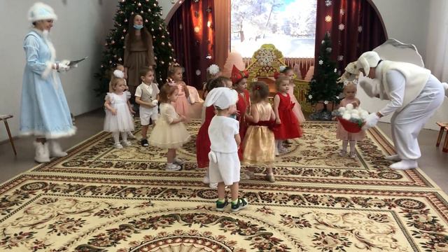 новогодний утренник в детском саду смотреть онлайн