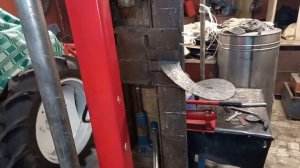 шнековая спираль для снегоуборщика своим приспособлением в гараже