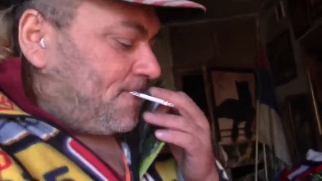 САНБОЙ РЕКЛАМИРУЕТ ХМЕЛИ СУНЕЛИ смотреть онлайн