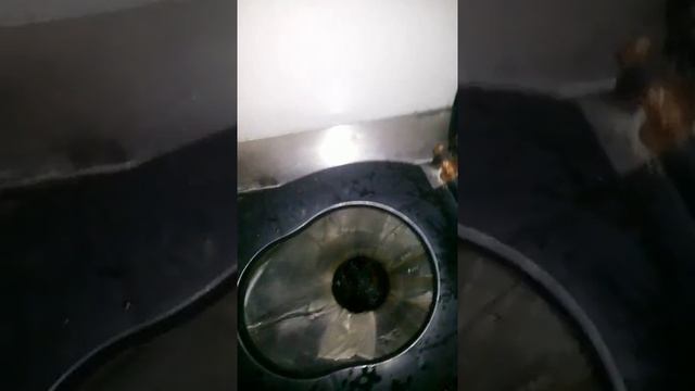Как работает Туалет РЖД с дыркой на улицу смотреть онлайн