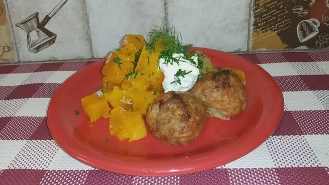 Тыква с ТЕФТЕЛЬКАМИ в духовке. Вкусный и полезный УЖИН! смотреть онлайн