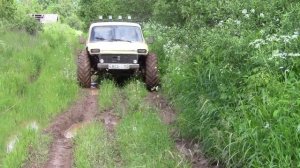 Ползаем по заброшенным деревням. Нивазия. Нива на ободрышах газ 66