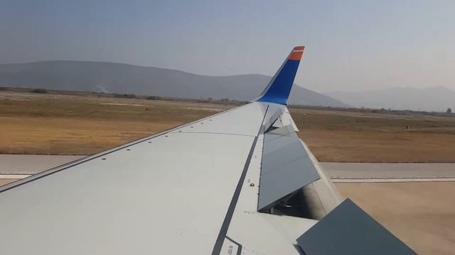 Landing at Bodrum-Milas Airport with Boeing 737-800 Sun Express смотреть онлайн