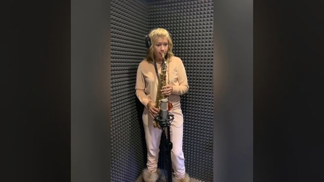 Игорь Тальков-Летний дождь Анастасия Высоцкая -профессиональный саксофонист, композитор.