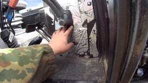 МТЗ-80 до собрал боковины панели приборов.