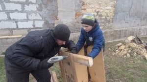 ПРОСТАЯ БУДКА в вольер для собаки СВОИМИ РУКАМИ из ящика от ПРИБОРОВ СССР!