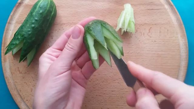 Цветок из огурца. Украшение для оформления блюд. Decoration of cucumber смотреть онлайн