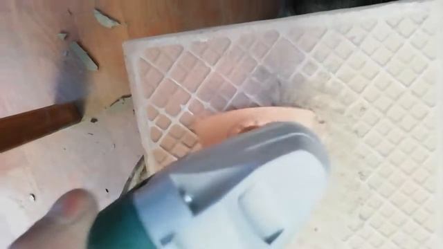 Зачистка плитки от старого клея смотреть онлайн