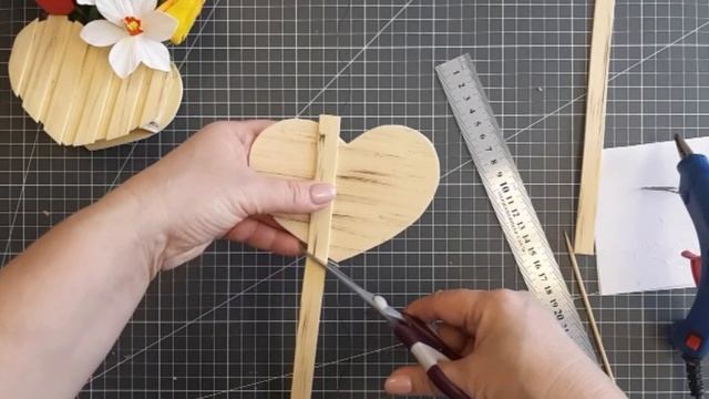 Магнит с тюльпанами и нарциссами из фоамирана. Мастер-класс/ подарок на День Матери / 8 Марта смотреть онлайн