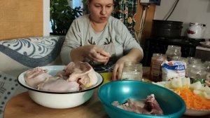 ТУШЁНКА ИЗ КУРИЦЫ? СВОМИ РУКАМИ В ДОМАШНИХ УСЛОВИЯХ...