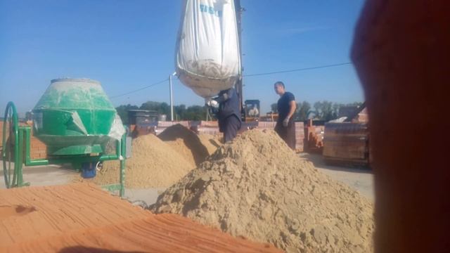 Кирпичная кладка. Как быстро затарить песок смотреть онлайн
