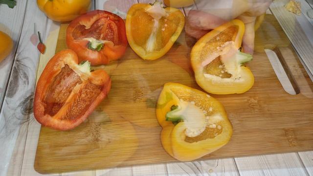 Невероятно ВКУСНО! Фаршированный ПЕРЕЦ с куриной грудкой в ДУХОВКЕ! смотреть онлайн