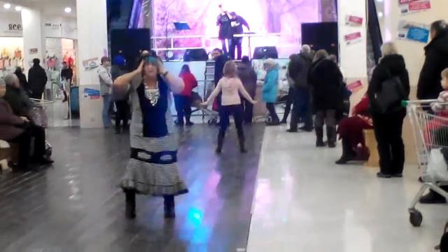 Бабка жжет под Ту-лу-ла смотреть онлайн