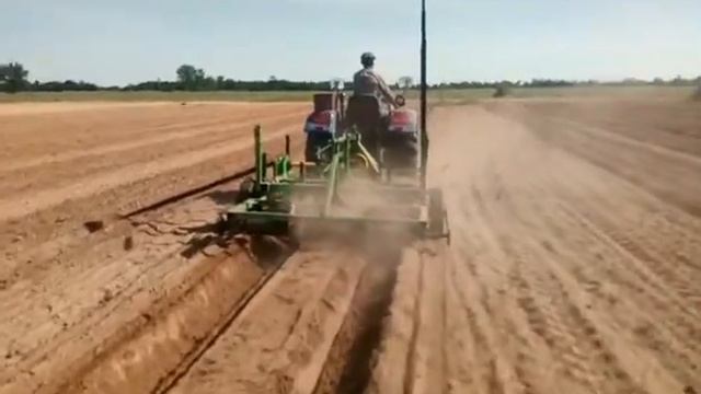 Фрезерный грядообразователь универсальный с регулировкой высоты и ширины гряды смотреть онлайн
