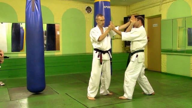 УРОКИ Каратэ Киокушинкай - Удар "УРА МАВАШИ ГЕРИ" урок № 6.2. (Kick "Ura Mawashi Geri") смотреть онлайн