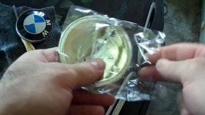 Как правильно заменить эмблему капота BMW