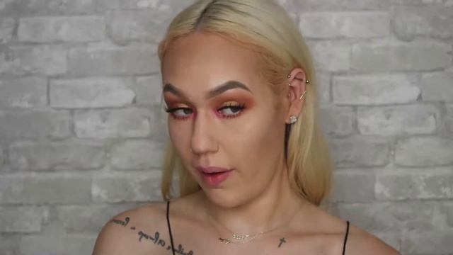 PREMIÈRES IMPRESSIONS COLLECTION KYLIE COSMETICS HELLO 21 смотреть онлайн