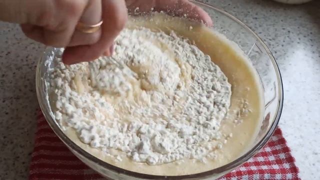 Як приготувати пиріг на молоці/Пиріг на молоці/Заміс тіста всього за 5 хвилин смотреть онлайн