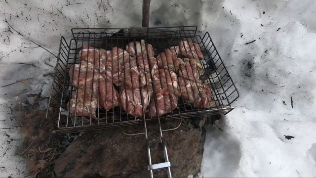 Прогулка за местные горы. Лесная Сказка, гора Круглая, зима отступила... смотреть онлайн