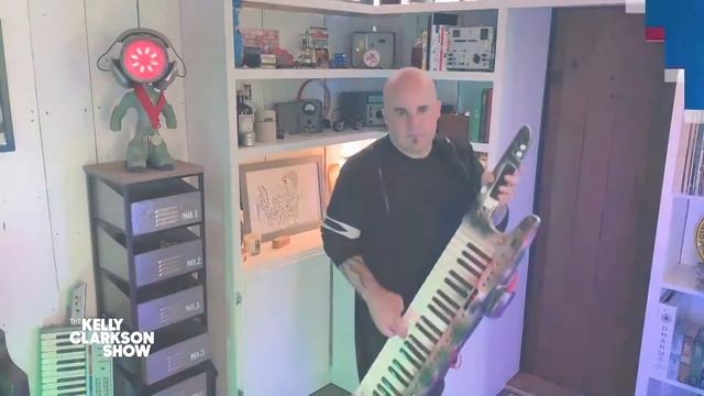 Kelly Clarkson Sweet Dreams (Eurythmics Cover) The Kelly Clarkson Show 2020 смотреть онлайн